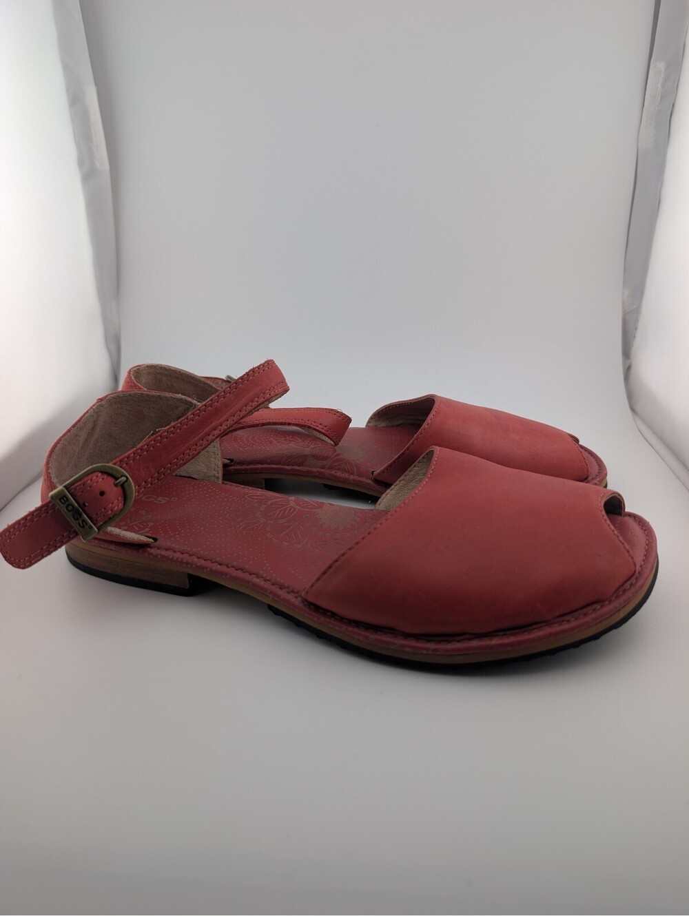 Bogs Size 9 Women's Red Leather Peep Toe Slingback Flat Sandals